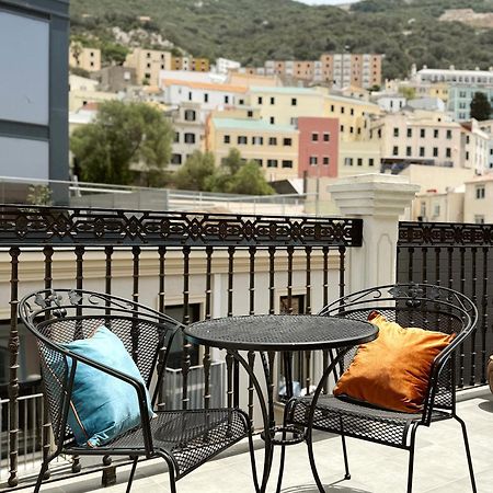 Master Penthouse Double Room Ensuite With Private Terrace - Grand Central House Cebelitarık Dış mekan fotoğraf