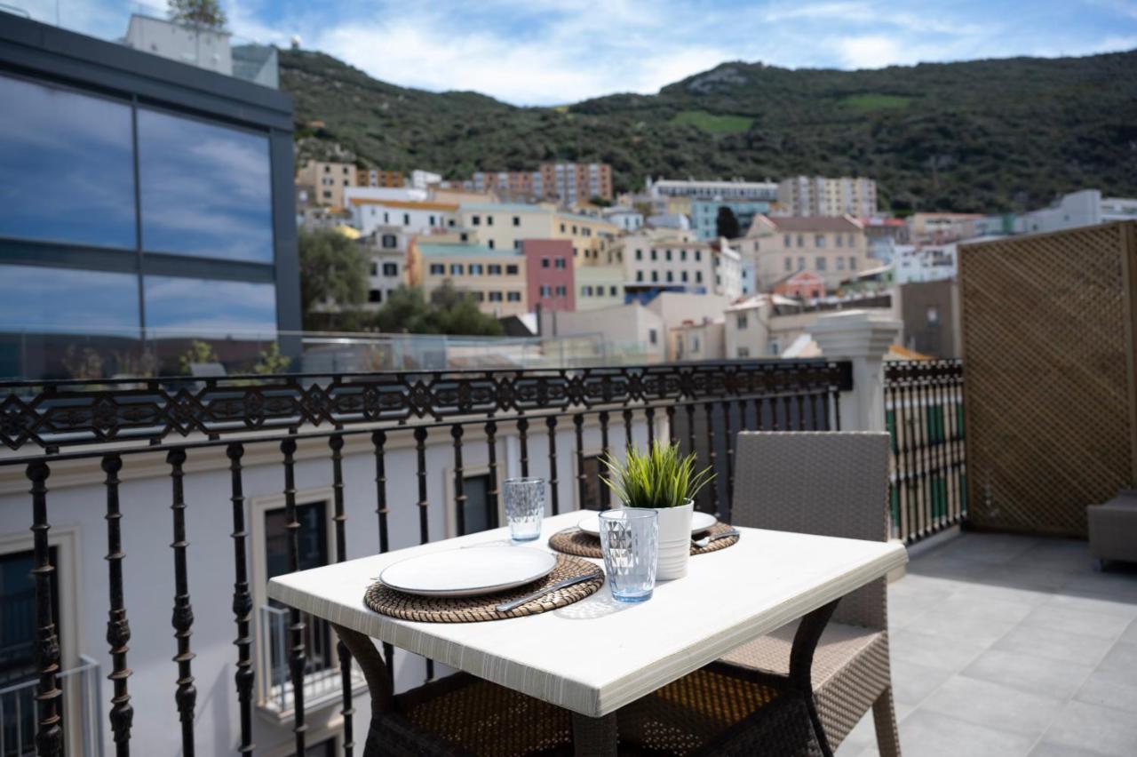 Master Penthouse Double Room Ensuite With Private Terrace - Grand Central House Cebelitarık Dış mekan fotoğraf